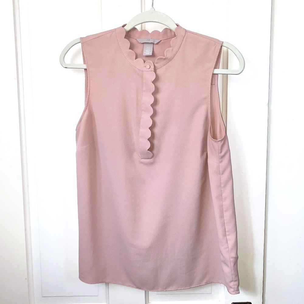 H&M Scalloped Neck Sleeveless Blouse